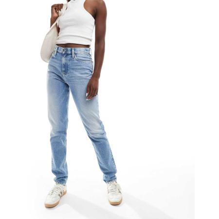 Calvin Klein Jeans Mom jeans in lichte wassing-Blauw