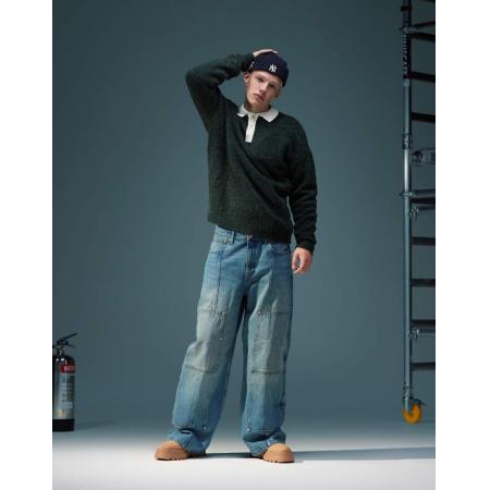 ASOS DESIGN - Super baggy timmermansjeans met tint in mid-wash blauw