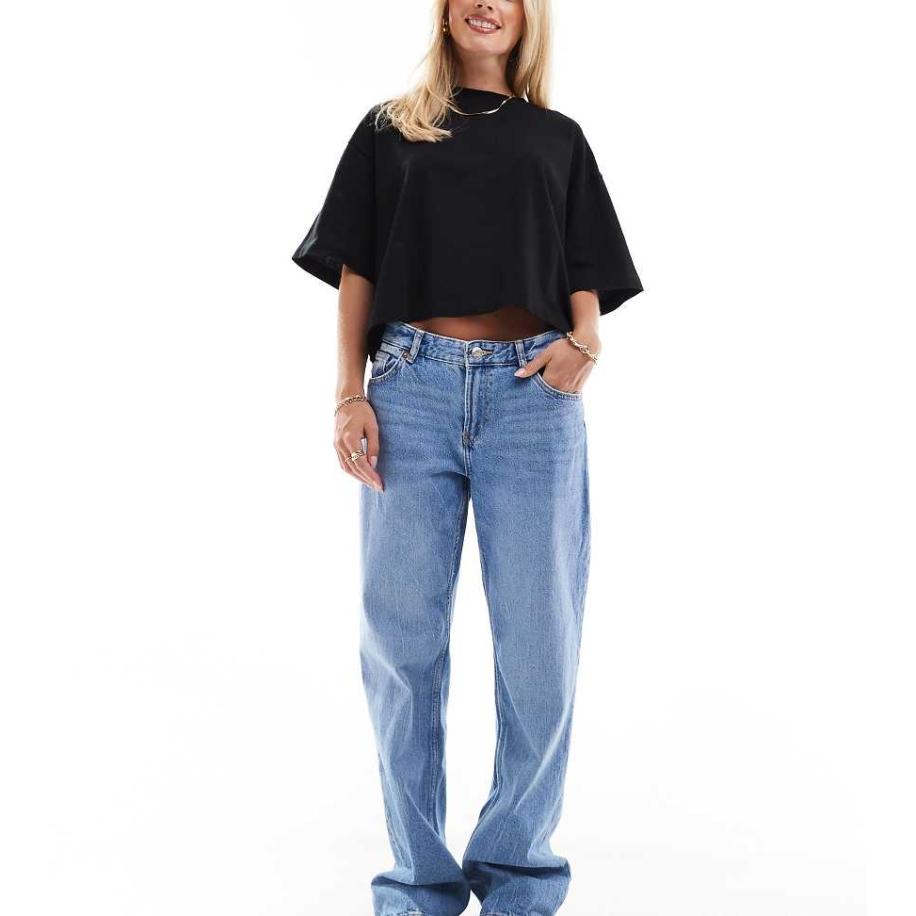 Bershka Petite Jeans met rechte pijpen in mid-wash-Blauw Blauw