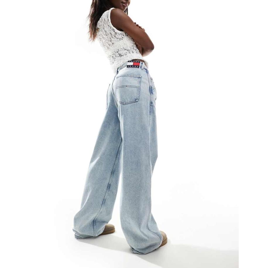 Tommy Jeans Daisy Ruimvallende jeans met lage taille in lichte wassing-Blauw Blauw