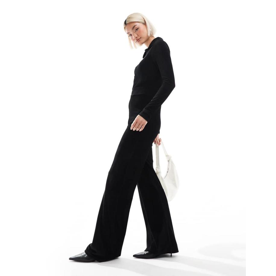 Miss Selfridge Fluwelen geribbelde Henley-jumpsuit met lange mouwen-Zwart Zwart
