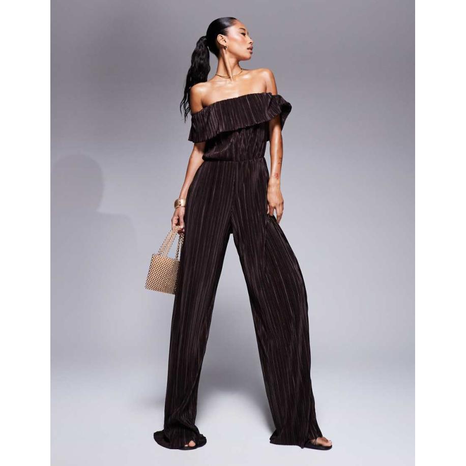 ASOS DESIGN Plissé bardot-jumpsuit met wijde pijpen in chocoladebruin Bruin