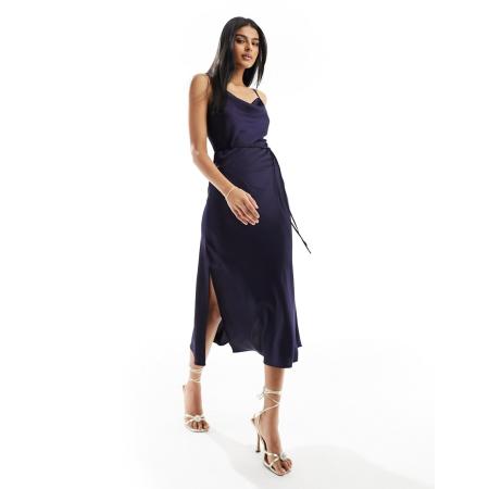 YAS Bruidsmeisjes Lange cami-jurk van satijn in diep rijk marineblauw