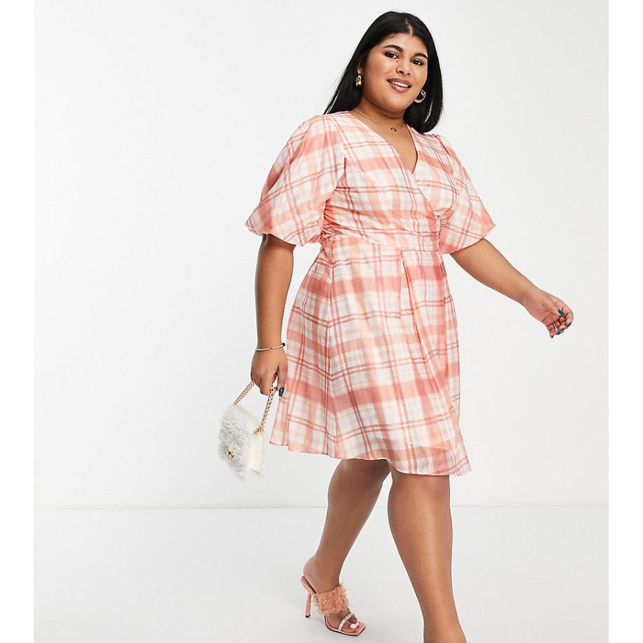 Forever New Curve Nette mini-jurk met zwierige zoom in perzikkleurige ruitprint-Oranje Oranje