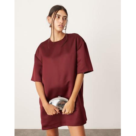 ASOS EDITION Satijnen boxy mini T-shirtjurk met structuur en zakken in bordeauxrood