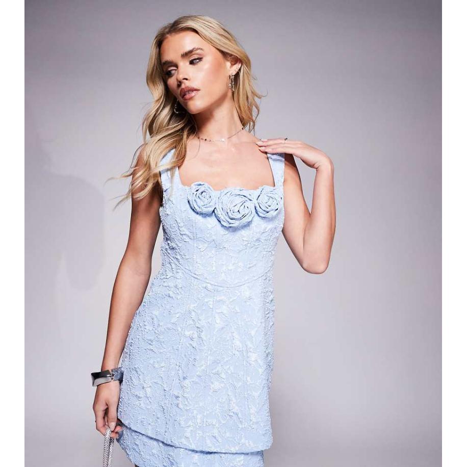 Forever New Petite Jacquard mini-jurk met rozetten en structuur in stoffig blauw Blauw