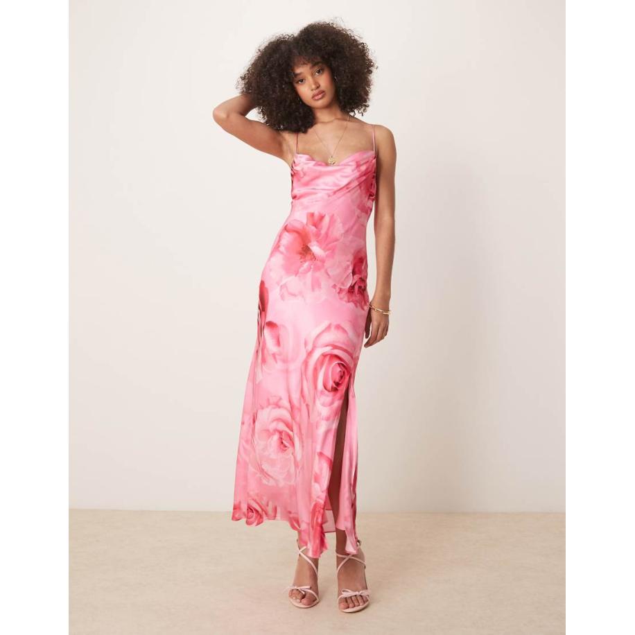 Forever New Satijnen maxi slipdress met oversized rozenprint in felroze Roze