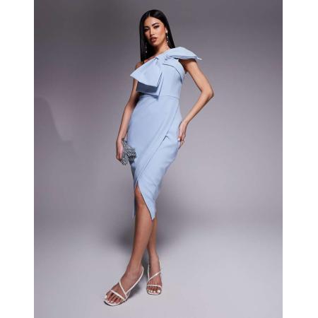 Lavish Alice Midi jurk met blote schouder en statement strik in lichtblauw