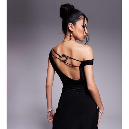 Fashionkilla Exclusives Vormgegeven mini jurk van gladde stof met blote schouder, bandjes, metalen ring en lage rug in zwart