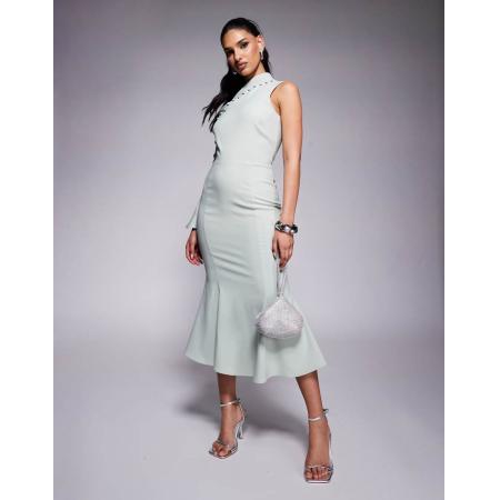 Lavish Alice Asymmetrische midi jurk met blote schouder en knoopjes in saliegroen