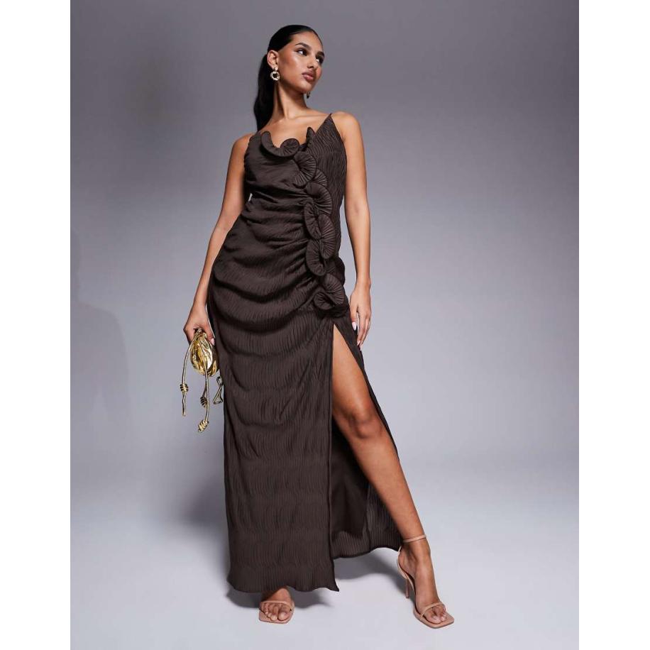 ASOS DESIGN Plissé maxi cami jurk met waterval-corsages en ruches in chocoladebruin Bruin