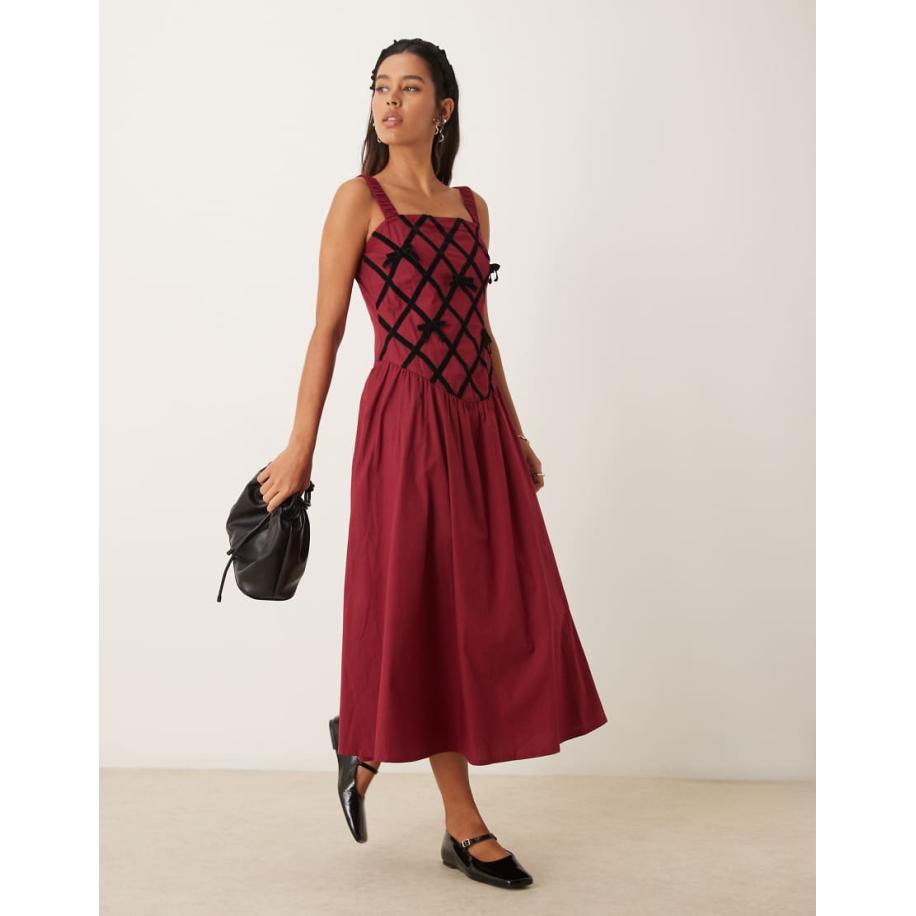 Neon Rose Mini jurk met strikjes en camibandjes in bordeauxrood Rood