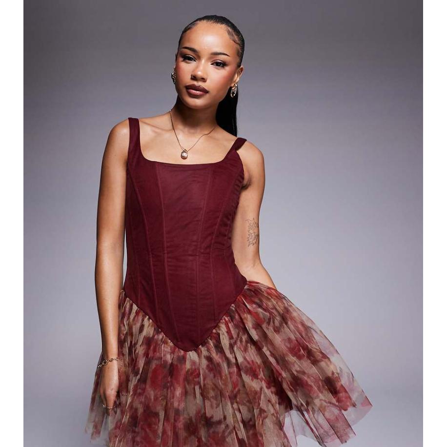 Lace & Beads Petite Mini korsetjurk met verlaagde zoom in bordeauxrode rozenprint-Rood Rood