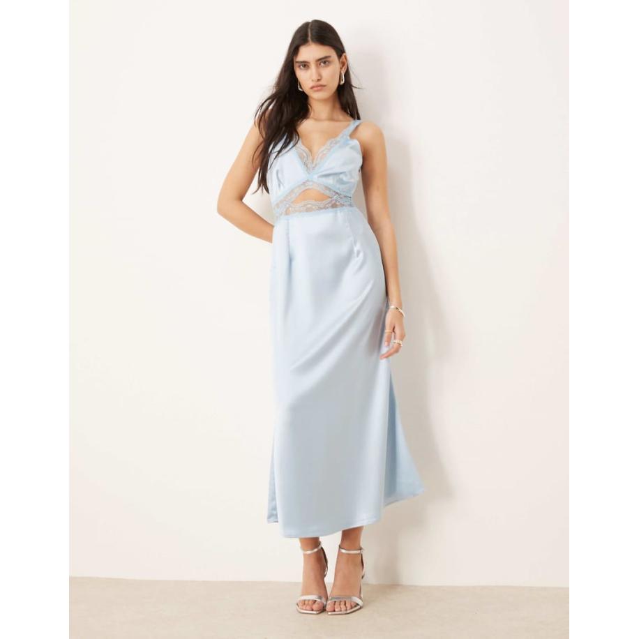 Never Fully Dressed Mimi Midaxi slipdress met uitsnijdingen en kant in lichtblauw Blauw