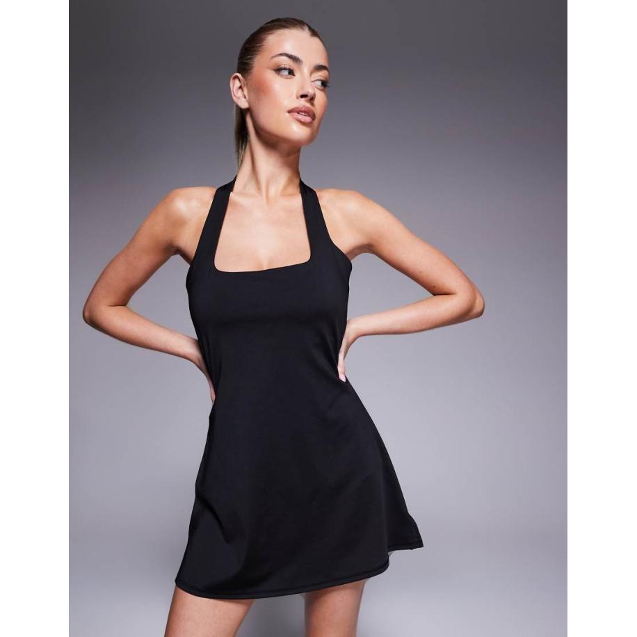 4505 Active Tennisjurk met halternek en short eronder in zwart Zwart