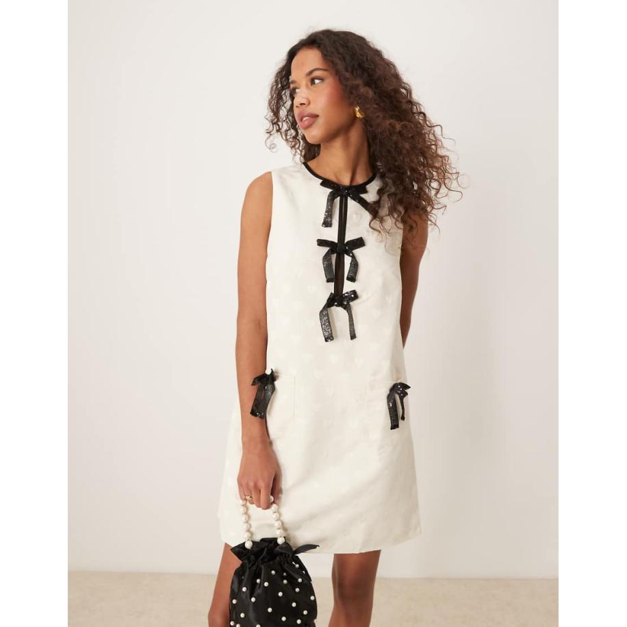 Sister Jane Mini-jurk met strik in ivoorwit en crème Wit
