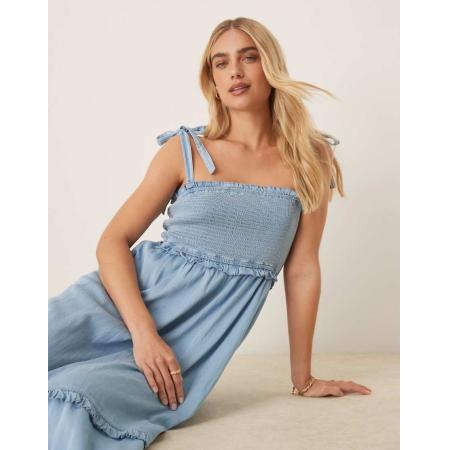 YAS Chambray denim midi-jurk met gestrikte schouderbandjes en gesmokte buste in blauw