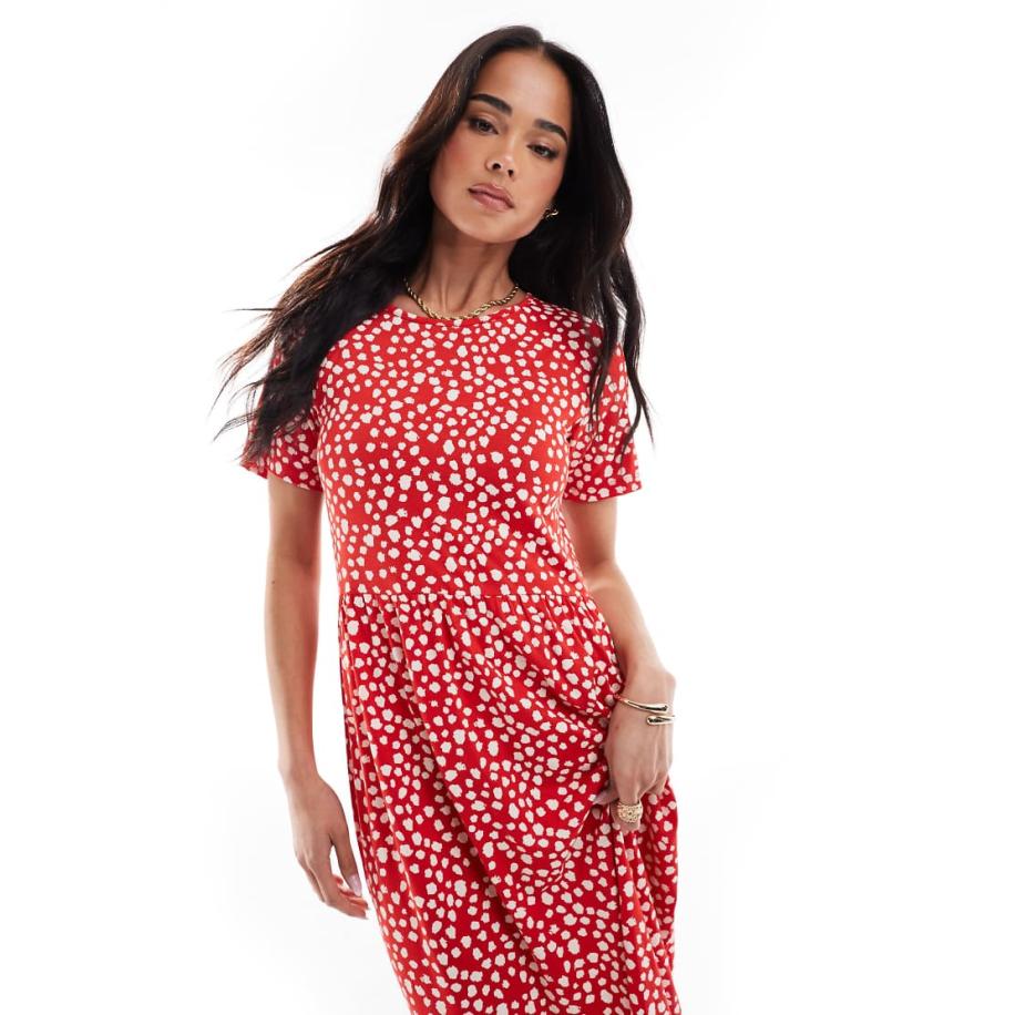 Wednesday's Girl Midi jurk met korte mouwen en gevlekte stippen in rood Rood