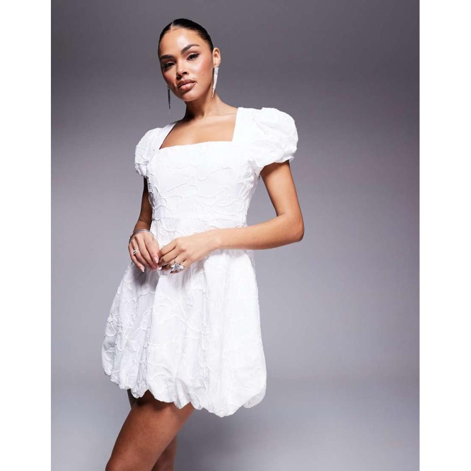 Forever New Mini jurk met broderie en bolle zoom in porseleinwit Wit