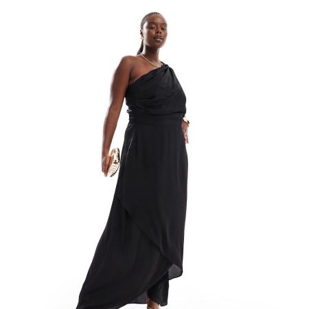 TFNC Plus Bruidsmeisjes Maxi-jurk van satijn met blote schouder in zwart