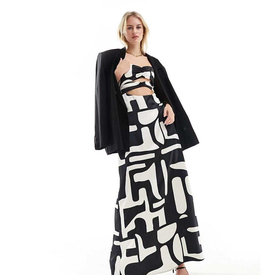 4th & Reckless Tall Exclusives Maxi-jurk van satijn met camibandjes en uitsnijdingen in zwart-witte print-Veelkleurig Multicolor