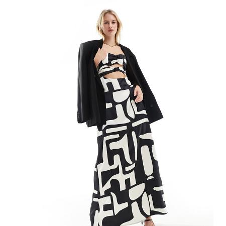 4th & Reckless Tall Exclusives Maxi-jurk van satijn met camibandjes en uitsnijdingen in zwart-witte print-Veelkleurig