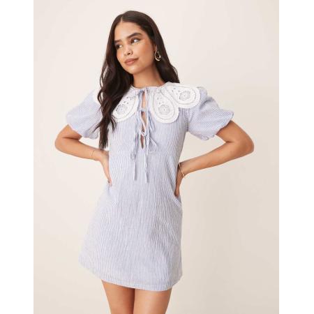 Nobody's Child Bessie Aangerimpeld mini jurk met geschulpte kraag en blauwe krijtstreep