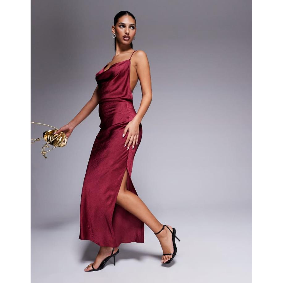 ASOS DESIGN Maxi jurk van satijn met bandjes, textuur en split in bordeauxrood Rood