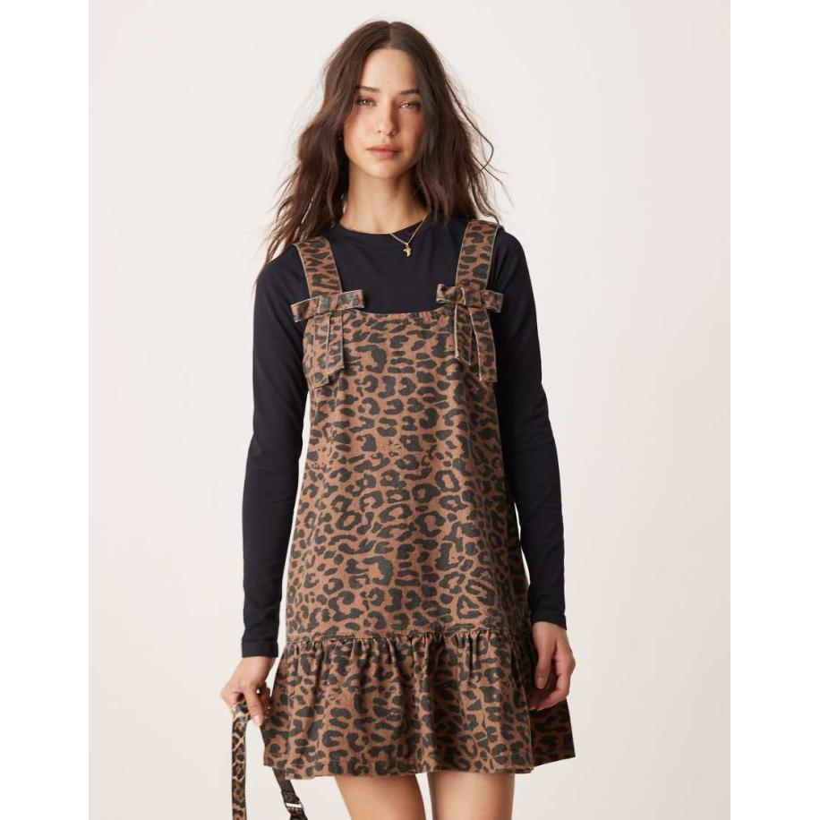 Neon Rose Denim overgooierjurk met luipaardprint in bruin Bruin