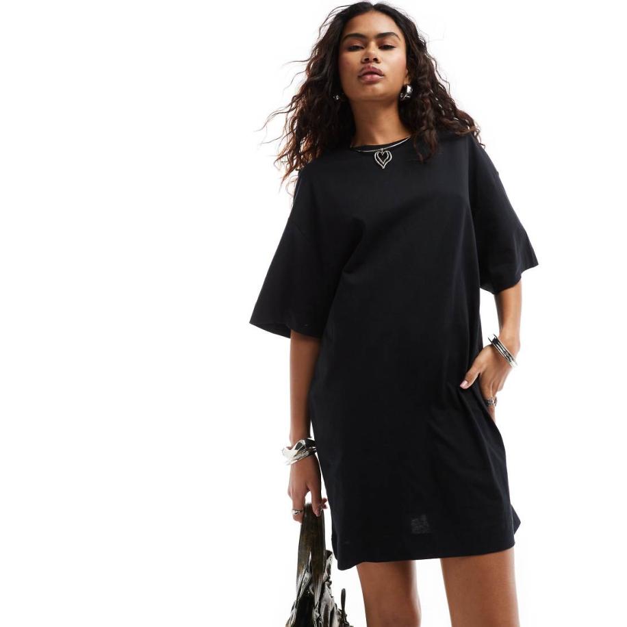 COLLUSION Mini T-shirtjurk in zwart Zwart