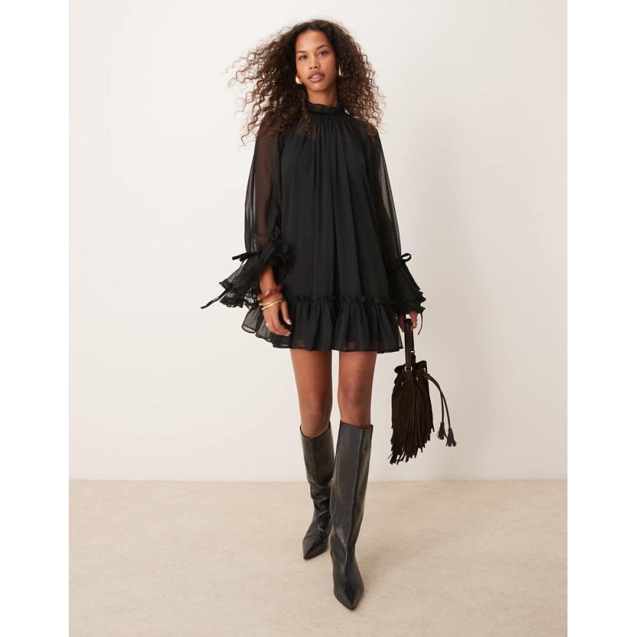 ASOS DESIGN Aangerimpelde mini jurk met gelaagde ruches & fluwelen strikken in zwart Zwart