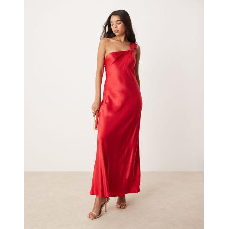 Forever New Midaxi jurk van satijn met blote schouders in rood