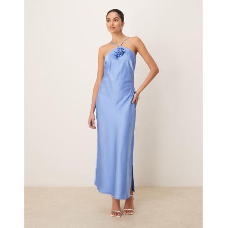 YAS Maxi jurk van satijn met halternek en corsage in blauw