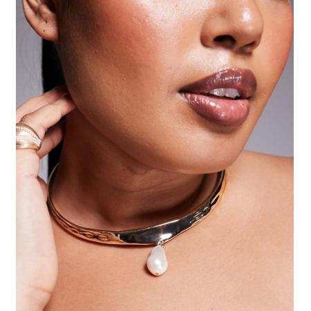 ASOS DESIGN Curve Choker in torque-stijl met imitatieparels in goudkleur