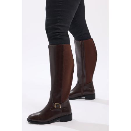 Yours Bruine Kniehoge Laarzen Met Gespdetail In Extra Brede Eeepasvormsize 43EEE