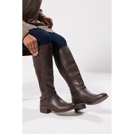 Yours Chocoladebruine Imitatieleren Kniehoge Laarzen Met Gespband In Extra Brede Eeepasvormsize 43EEE