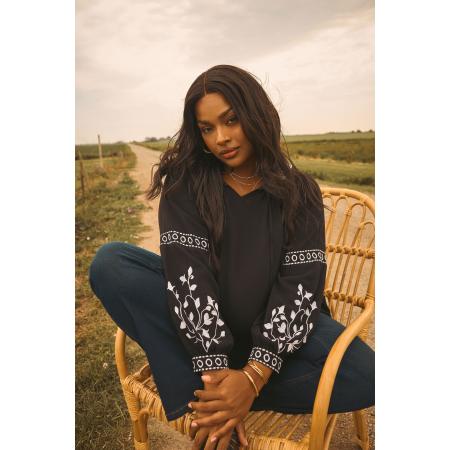 Yours Curve Zwarte Geborduurde Top Met Strik Aan De Voorkant Size 62-64