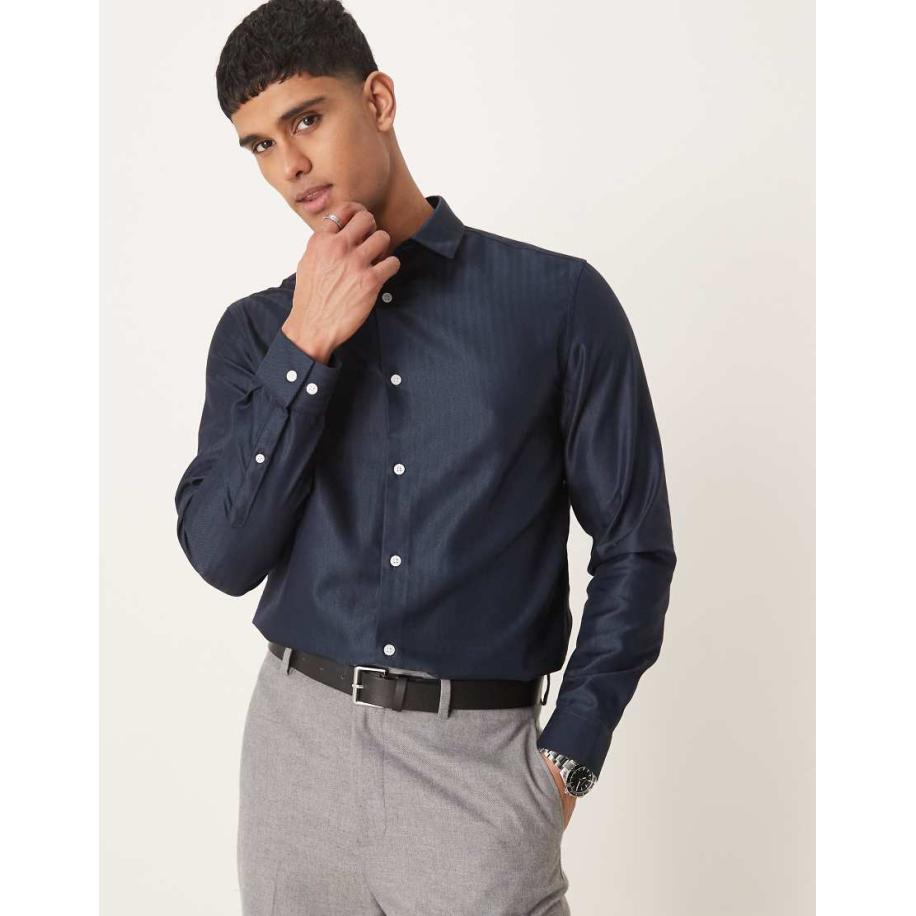 ASOS DESIGN - Net kreukvrij overhemd met visgraat-textuur en normale pasvorm in marineblauw Blauw