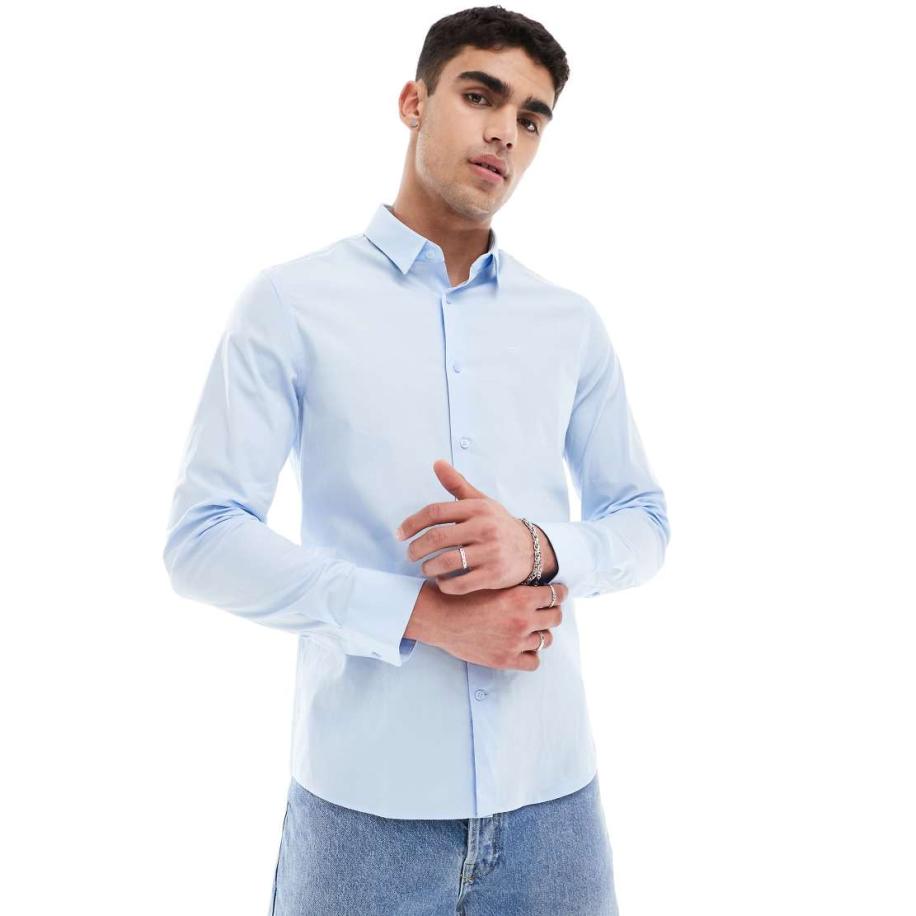 Calvin Klein - Smal poplin overhemd met stretch in lichtblauw Blauw