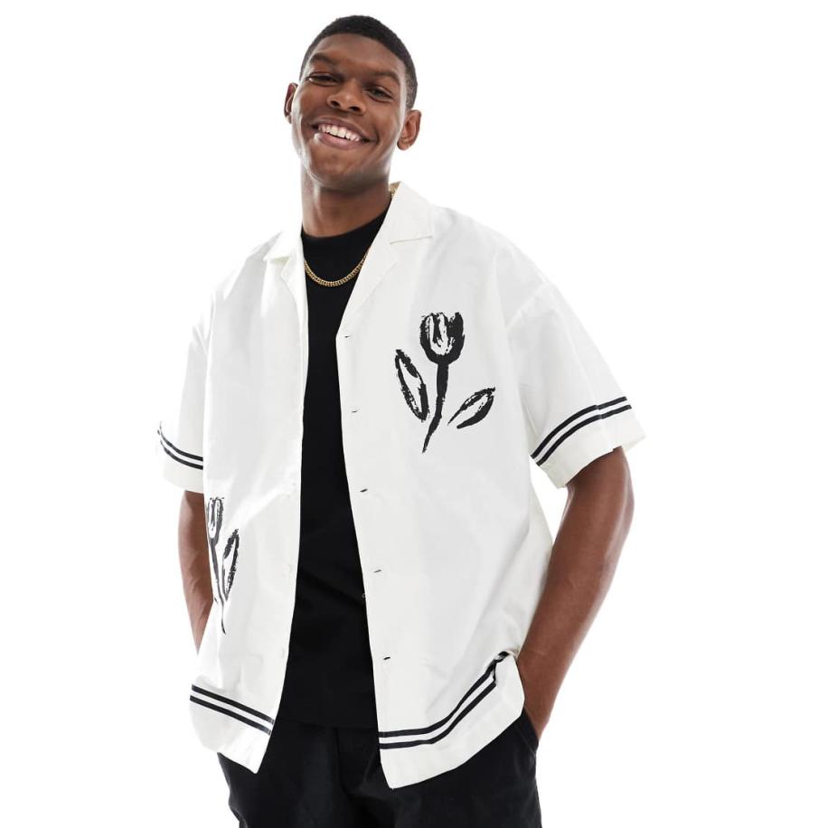ADPT - Oversized overhemd met reverskraag en verspreide bloemenprint in wit Wit