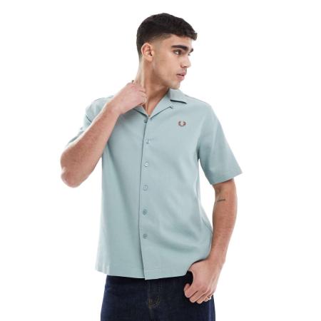 Fred Perry - Overhemd met korte mouwen en reverskraag in lichtblauw