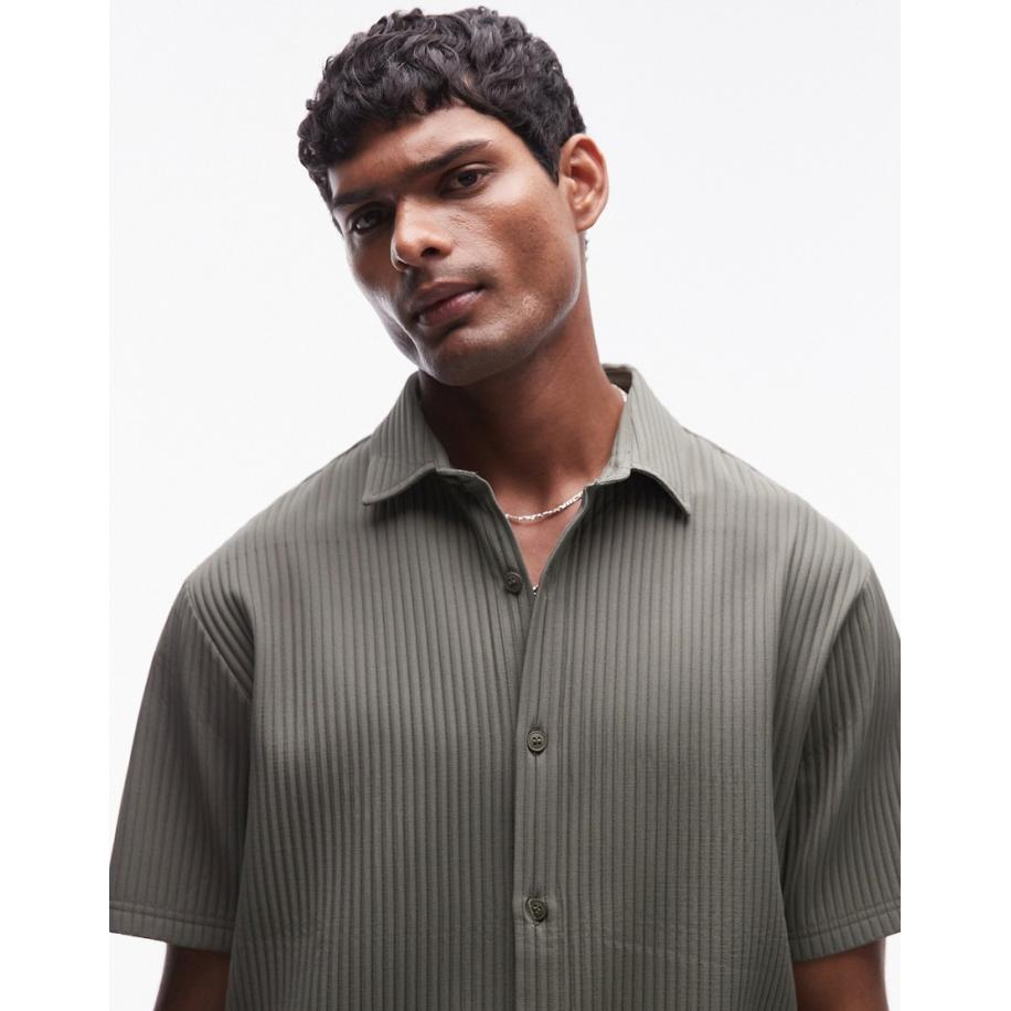 Topman - Plissé overhemd met korte mouwen en knoopsluiting in kaki-Groen Groen