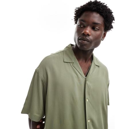 ADPT - Oversized overhemd met reverskraag in kaki-Groen