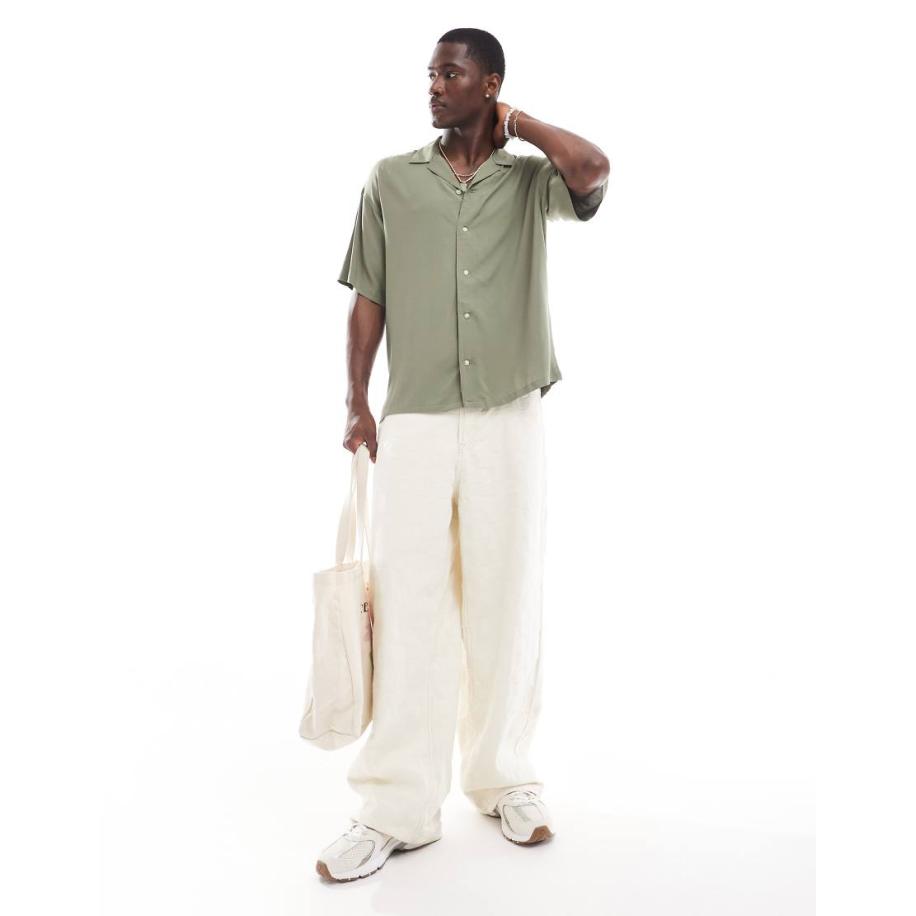 ADPT - Oversized overhemd met reverskraag in kaki-Groen Groen