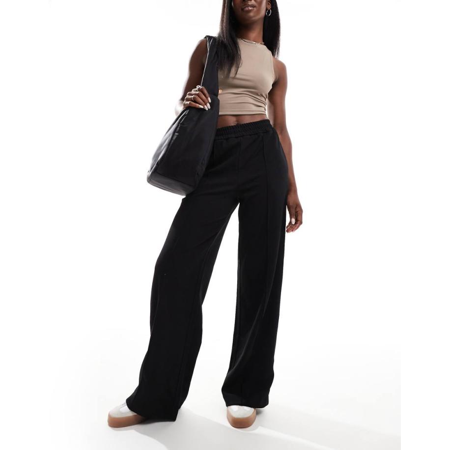 Vila Broek met siernaden en wijde pijpen in zwart Zwart