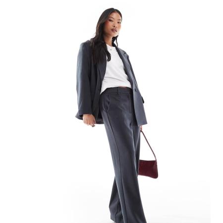 Vero Moda Petite Elegante broek met wijde pijpen en visgraatmotief in gemêleerd donkergrijs, deel van co-ord set