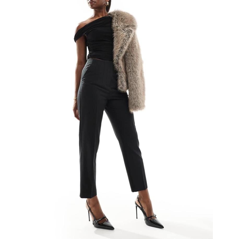 Miss Selfridge Essentials Cigarette-broek in zwart Zwart