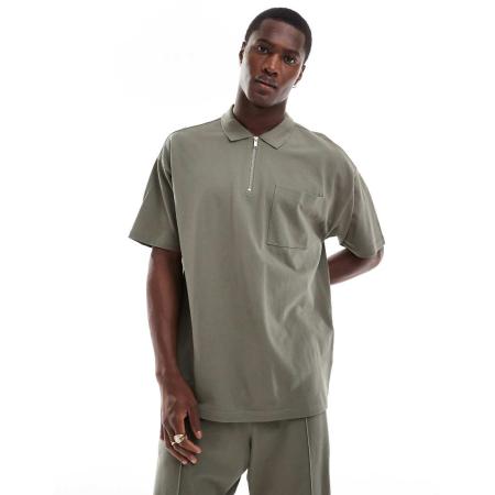 New Look - Piqué poloshirt met 1/4 rits in kaki, deel van co-ord set-Groen