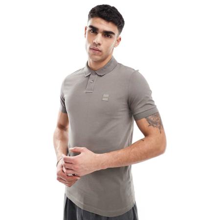 BOSS Orange - Passenger - Slim-fit piqué polo met icoonlogo in bruin