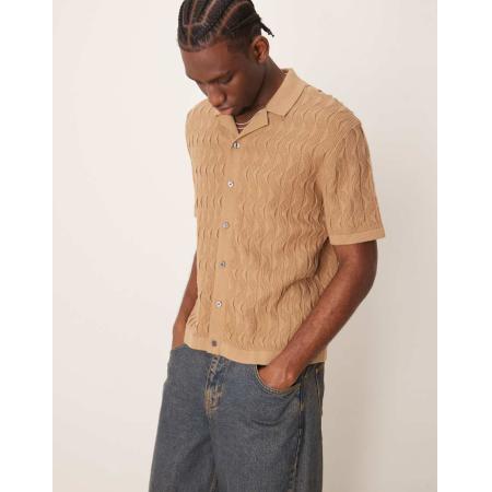 Abercrombie & Fitch - Gebreide resort polo met korte mouwen en knoopsluiting in bruin